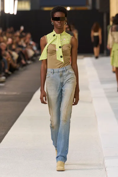 Look 30